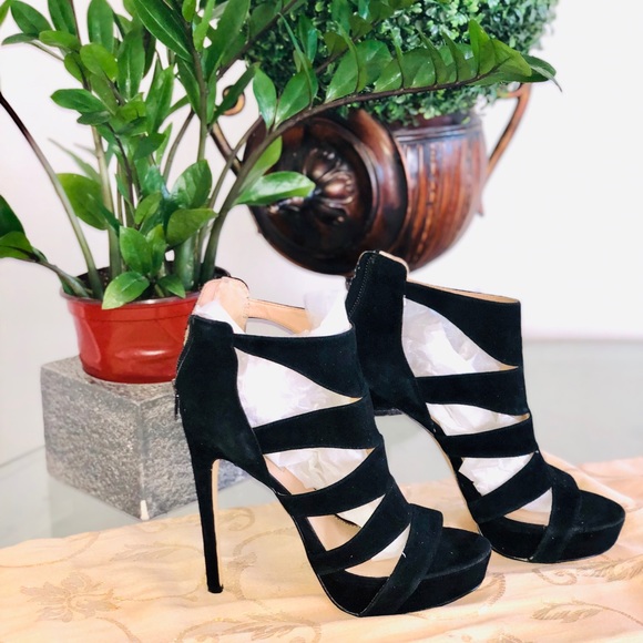 Shoes - Picture 2 of 4